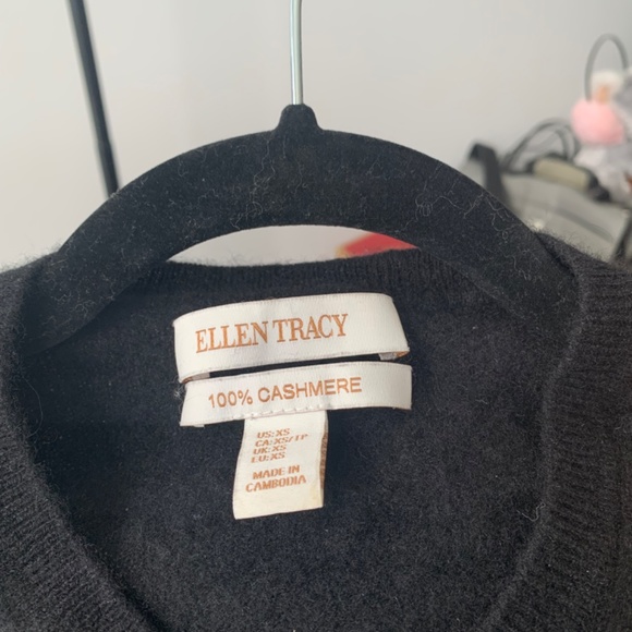 V neck cashmere sweater - Picture 2 of 2